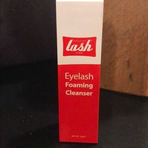 Eyelash foaming cleanser